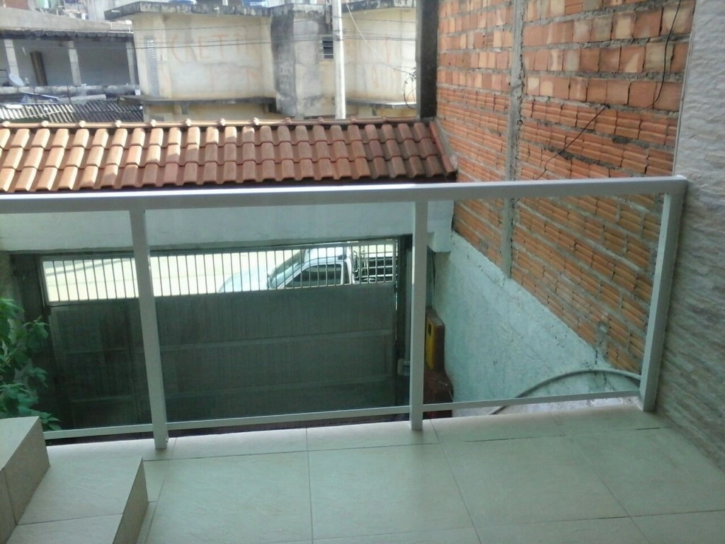 Guarda corpo em vidro laminado